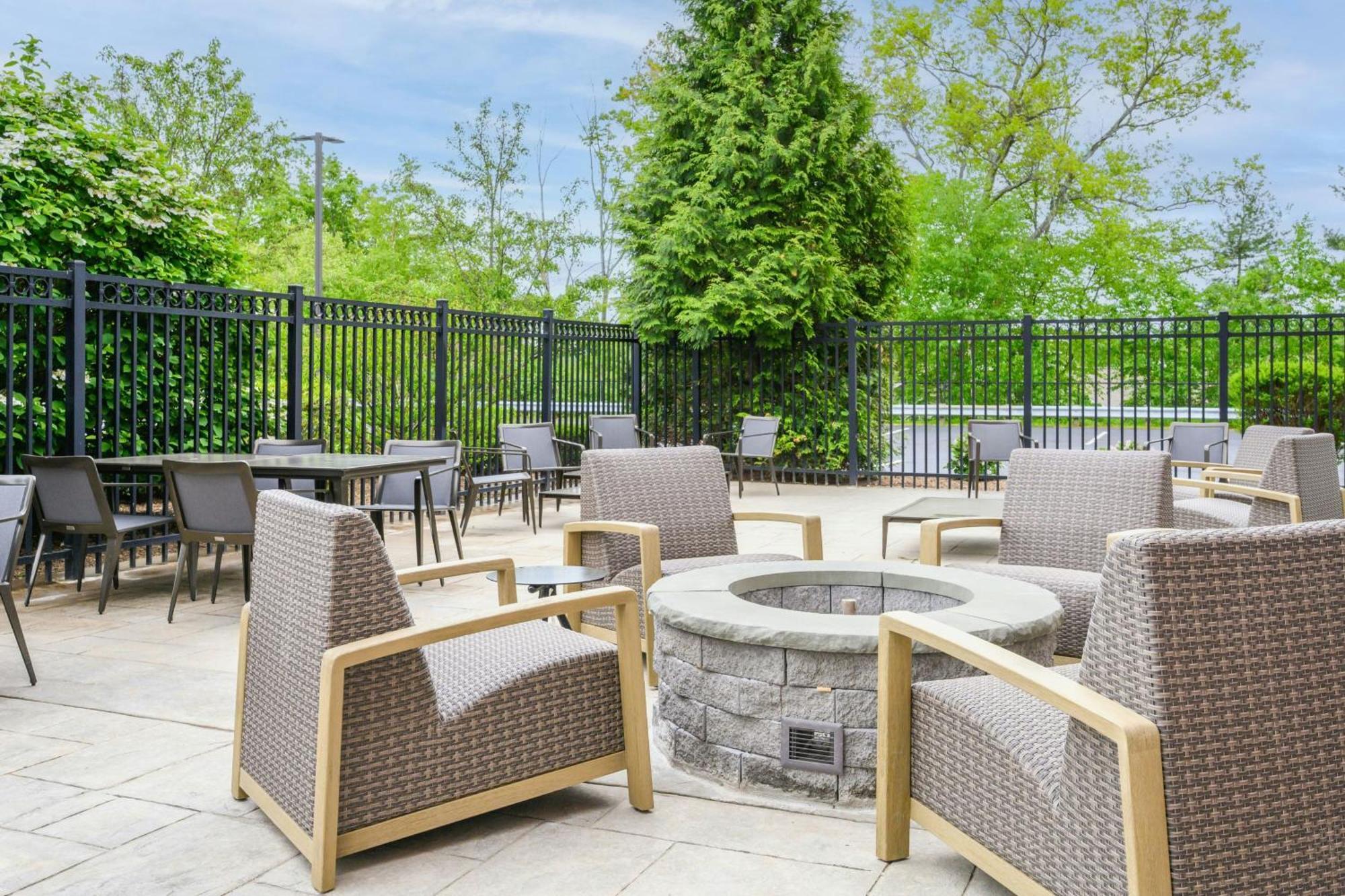 Four Points By Sheraton Manchester Airport Hotel 3*