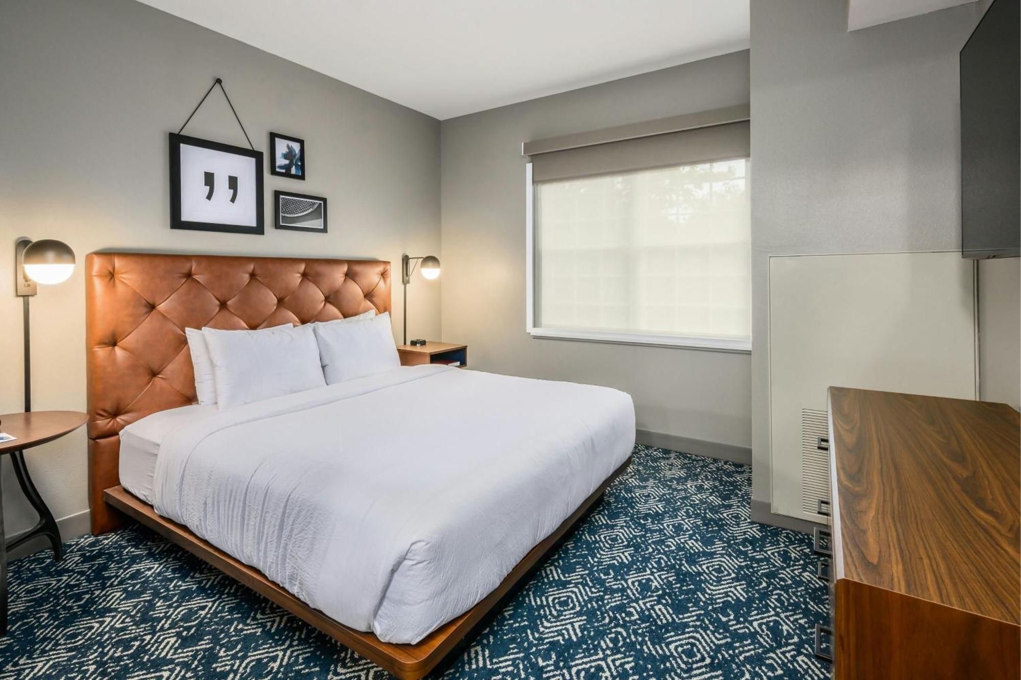 Hotel Four Points By Sheraton Manchester Airport 3*