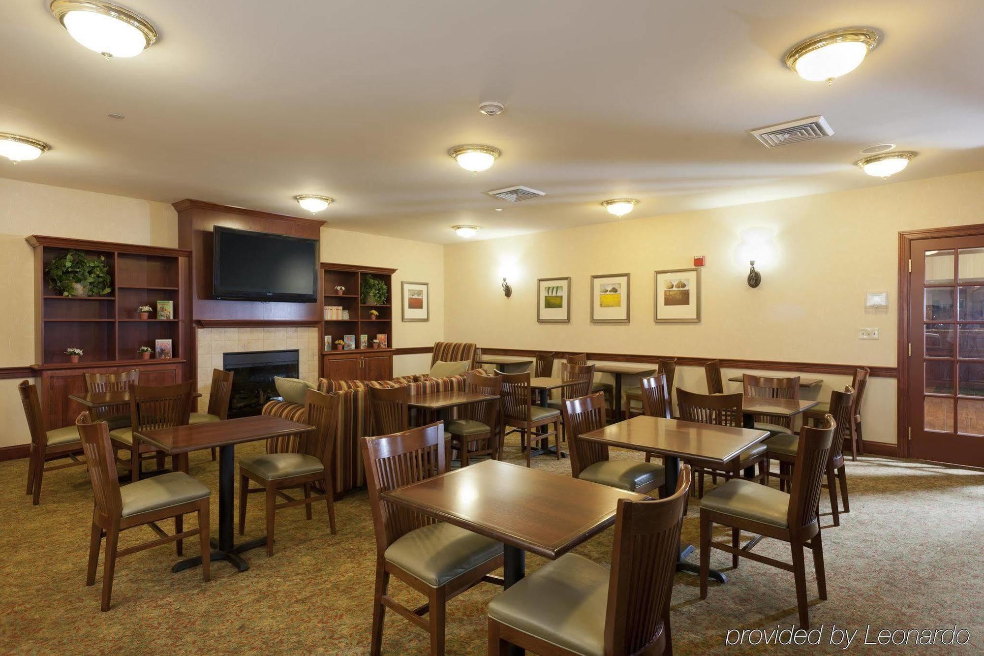 Hotel Four Points By Sheraton Manchester Airport 3*